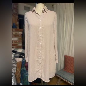 Forever 21 brown and white strip shirt dress. No flaws shows no wrinkles.